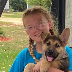 Meet your Posher, Chloe